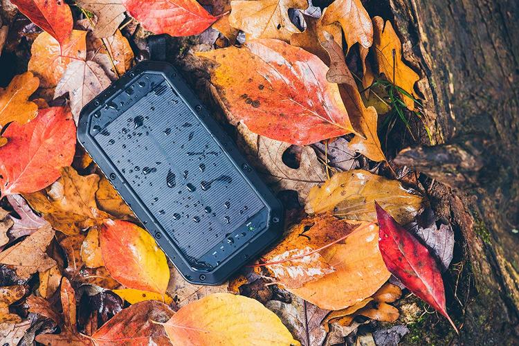 Wireless Charging Solar Powered Phone Charger Battery With Flashlight - Best solar phone charger