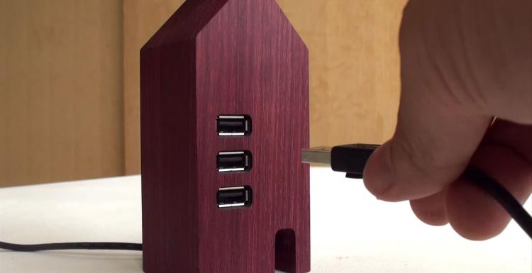 Wooden House USB Hub