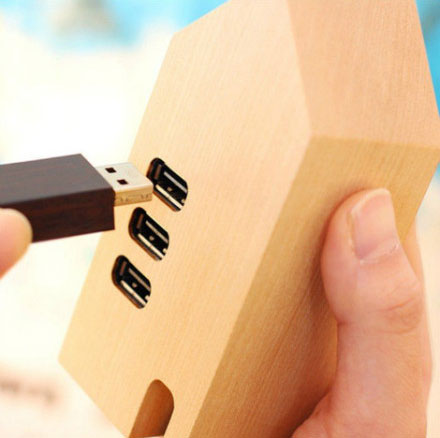 Wooden House USB Hub