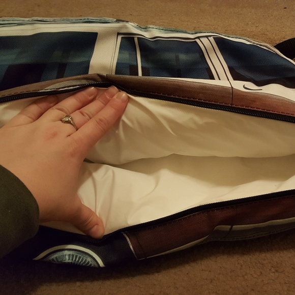 Woody Station Wagon Shaped drink cooler sling bag