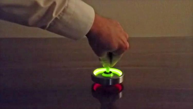 The Wozz - Unique Gyroscope Spinning Top - Uses Spinning Body Science To Spin More Than 30 Minutes