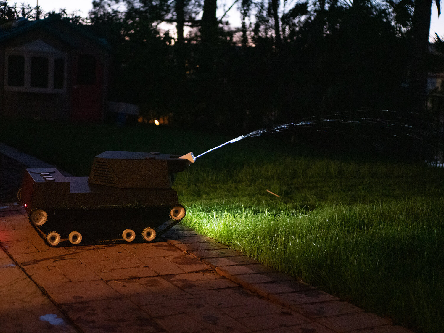 Yardroid Robot lawn mower, leaf blower, fertilizer, weed sprayer