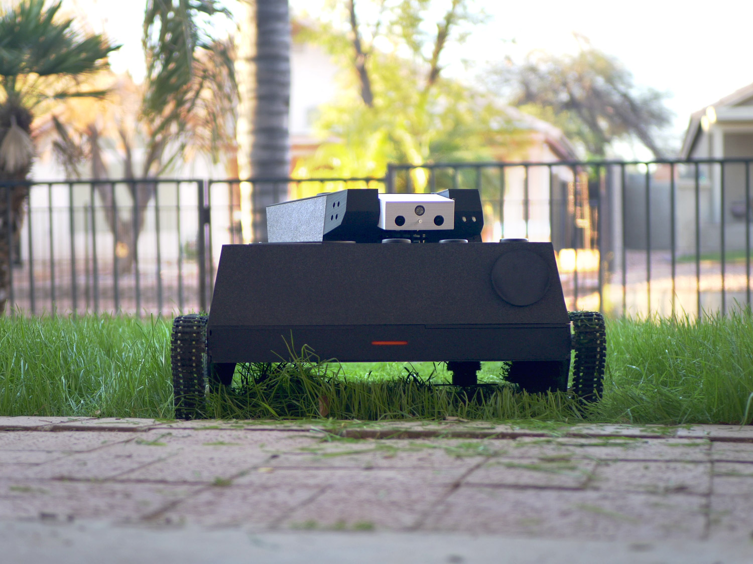 Yardroid Robot lawn mower, leaf blower, fertilizer, weed sprayer