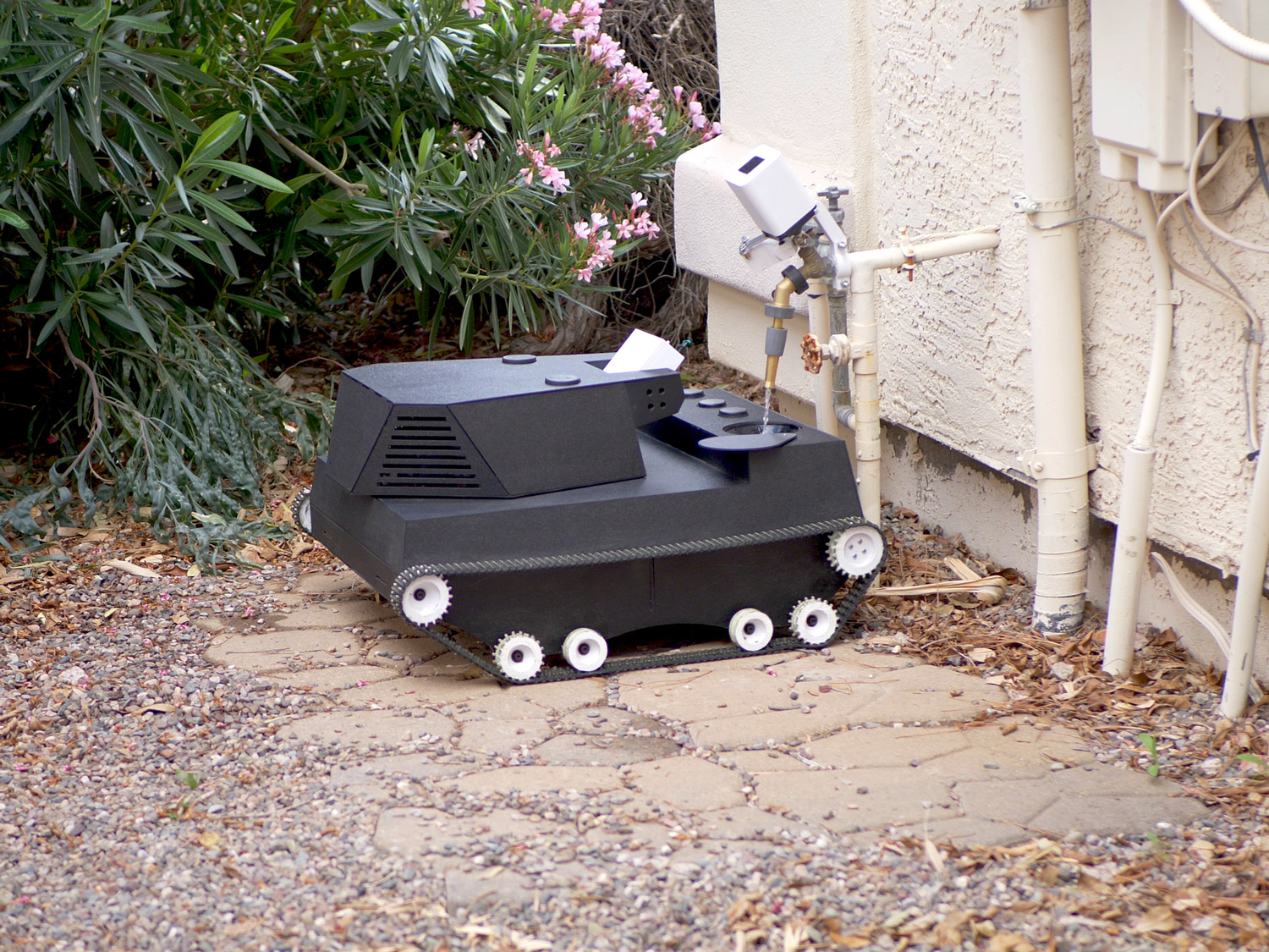 Yardroid Robot lawn mower, leaf blower, fertilizer, weed sprayer