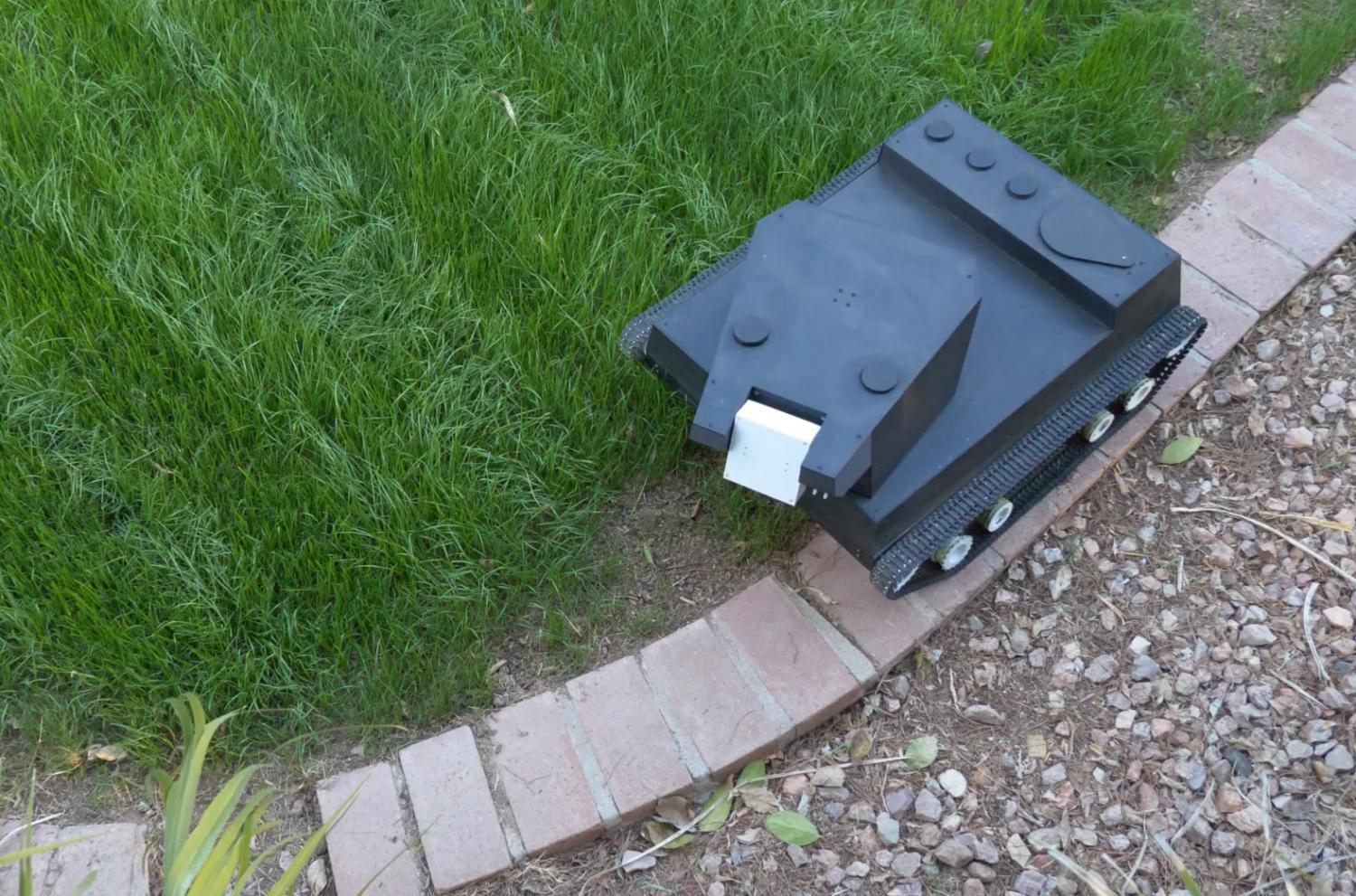 Yardroid Robot lawn mower, leaf blower, fertilizer, weed sprayer