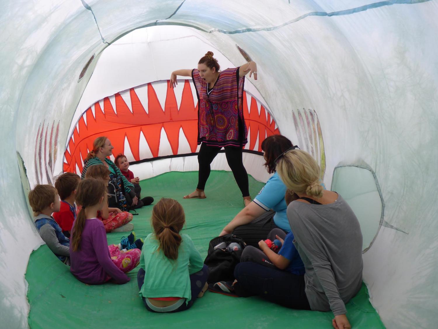 Giant inflatable shark - Evelyn Roth