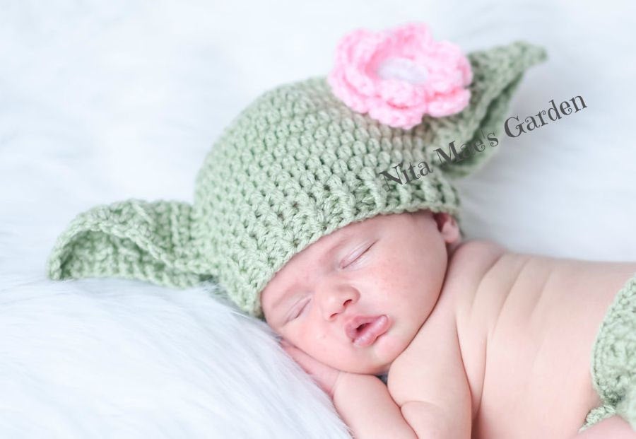 Adorable Knit Yoda Hat - Baby yoda crochet winter hat - Best star wars newborn photoshoot hat