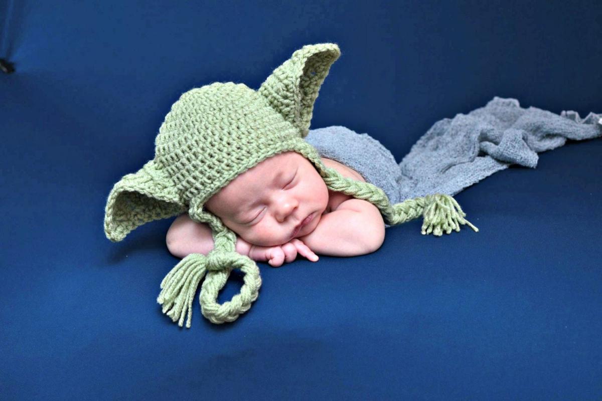 Adorable Knit Yoda Hat - Baby yoda crochet winter hat - Best star wars newborn photoshoot hat