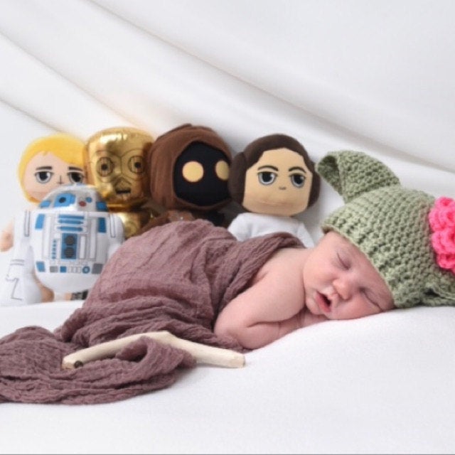 Adorable Knit Yoda Hat - Baby yoda crochet winter hat - Best star wars newborn photoshoot hat