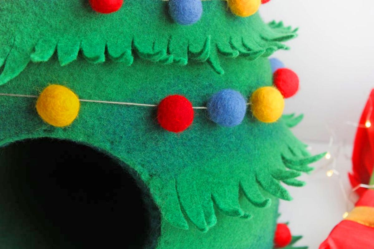 Christmas Tree Cat Bed
