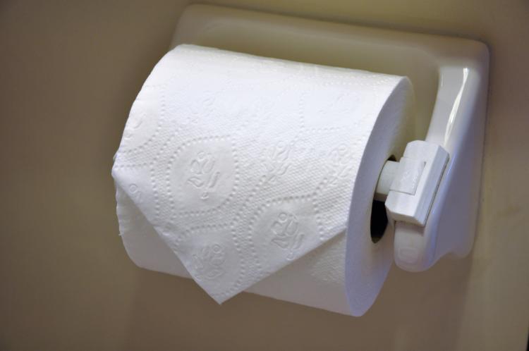 ZeNa Attachment - Instantly change toilet paper roll in 1 second