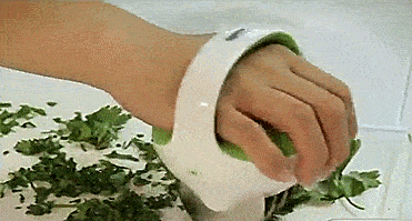 ZYLISS FastCut Herb Mincer - Roll over herbs kitchen tool