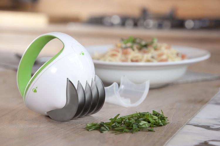ZYLISS FastCut Herb Mincer - Roll over herbs kitchen tool