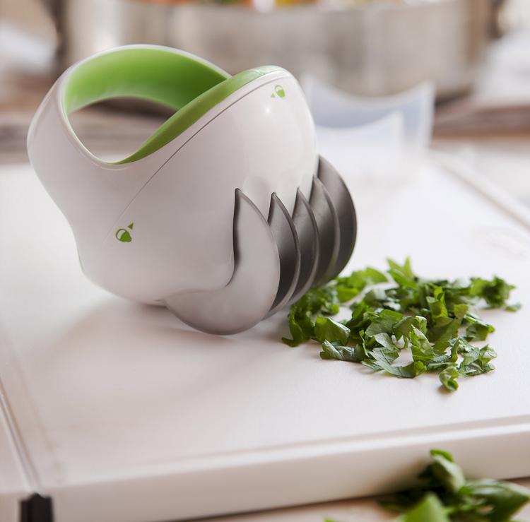 ZYLISS FastCut Herb Mincer - Roll over herbs kitchen tool