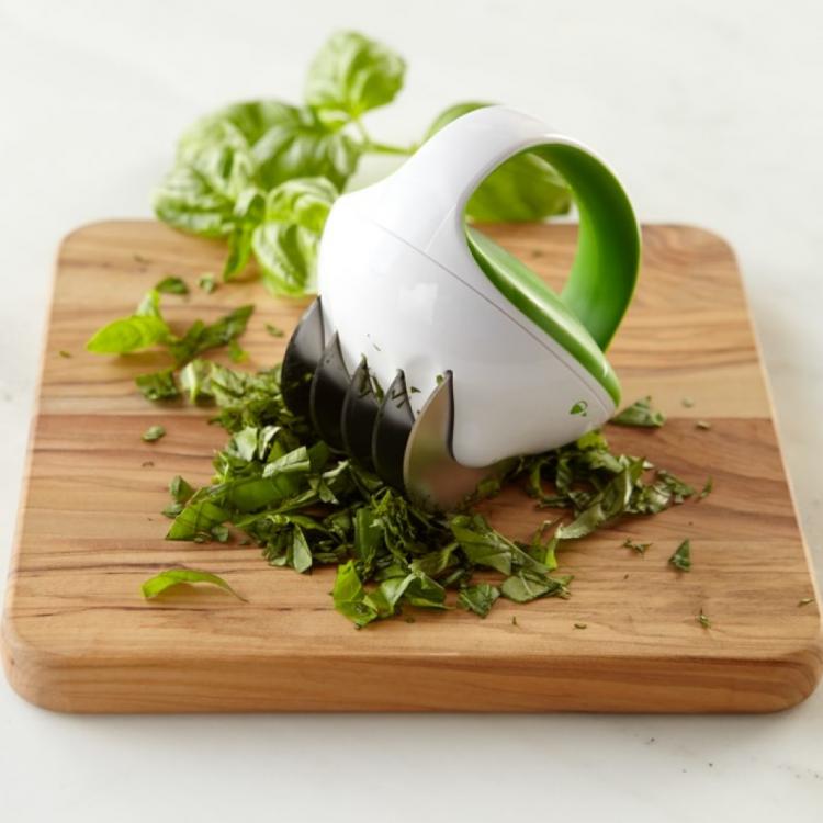 ZYLISS FastCut Herb Mincer - Roll over herbs kitchen tool